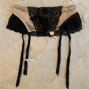 Victoria’s Secret Garter